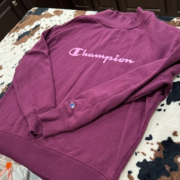 Champion Purple Sweatshirt - Picture 2 of 4